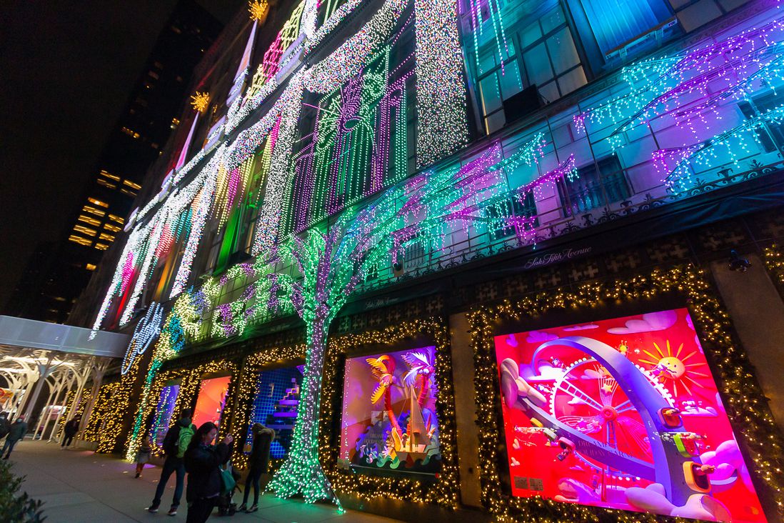 A photo of Saks Fifth Avenue's 2021 holiday window display